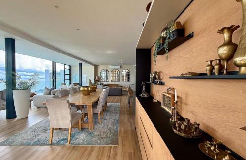 Pinnacle Point House | Whispering Waves - Pinnacle Point Estate