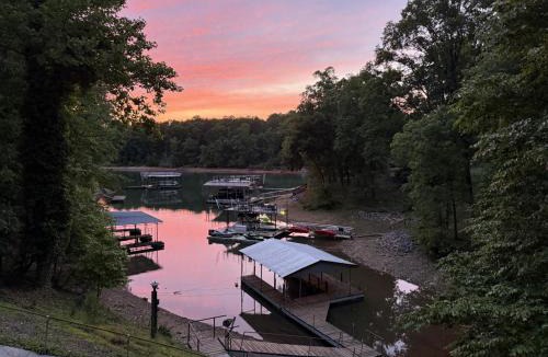 Buford House | Lake Lanier Lake House with Private Dock Hot Tub Pet-friendly Game Room