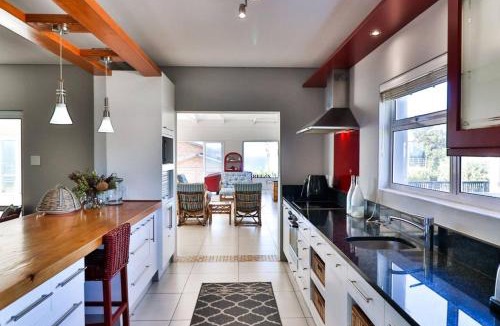 Kleinmond Apartment | Seaside Luxury For Families & Friends In Kleinmond