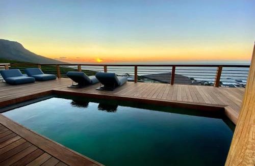 Camps Bay House | La Baia Camps Bay - Ultra Luxury Pool Hot tub