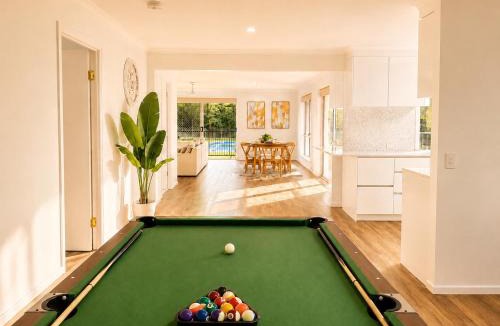 Springwood House | The Dennis Court - Private Tennis Court & Pool