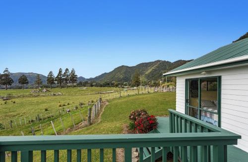 Te Kaha House | Little Kowhai - Te Kaha Holiday Home