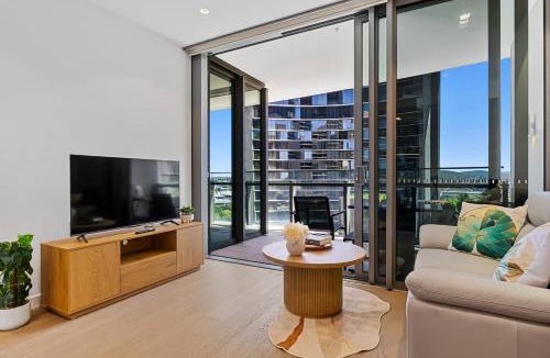 Brisbane Central Business District Apartment | New Private Apt in Queens Wharf lv12 - City and River View