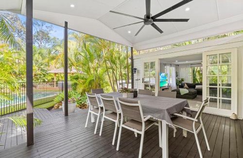 Ashmore House | Tropical Oasis: Heated Spa, Pool & Huge Decks
