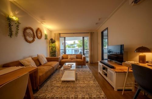 St. Lucia Apartment | Sleeps 8 Near UQ 10 mins CBD Dual Living