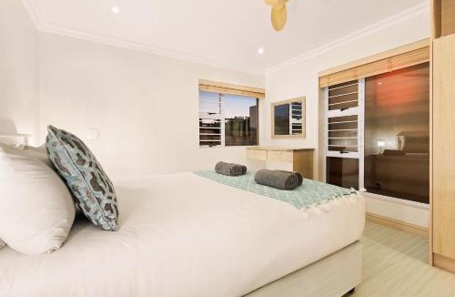 Calypso Beach House | Tenos On Calypso 12