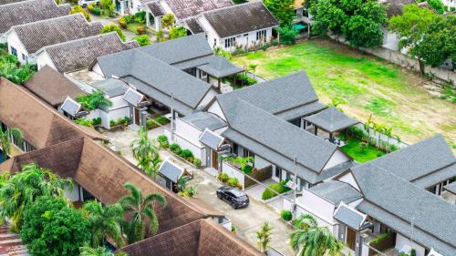 Chalong Villa | summer stay pool villa