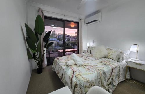 St. Lucia Apartment | Top Floor# Full Aircon# City Cat# Bues# Park # Uni