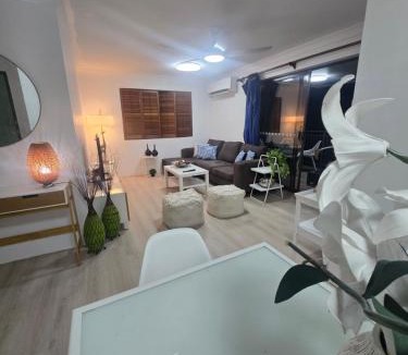 St. Lucia Apartment | Top Floor# Full Aircon# City Cat# Bues# Park # Uni