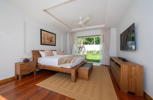 Thep Kasattri Villa | Grand garden villa Free Airport Pickup from 7 days