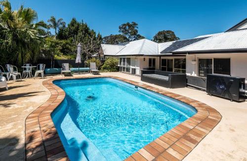 Ninderry House | Ninderry Manor-Spectacular Hinterland retreat