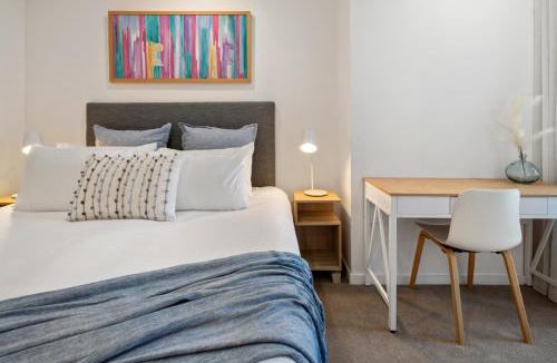 Broadbeach Apartment | Nami Escape - Resort Comfort near Beach & Casino