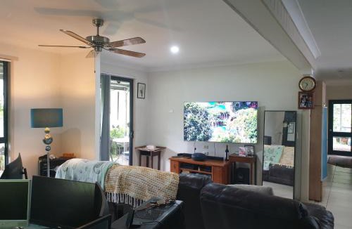 Repentance Creek Hotel | Quand0ng Valley Inn The Waterfall Room