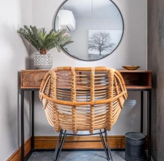 Stellenbosch Apartment | Avemore Hidden Haven - wood fired hot tub and full Backup power