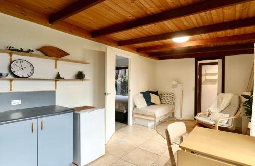 Ocean Shores Apartment | Private Access Retreat 1 Queen Bedroom w Stunning Pool and Ocean Views