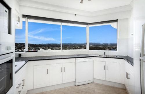 Miami Apartment | Burleigh Surf Apartments
