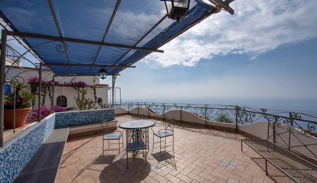 Villa degli angeli 3a with large terrace with sea view, Amalfi coast
