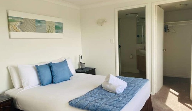 Steps to Mudjimba Beach, Cafes & Village, The Sunny Coasts Hidden Gem with Pool