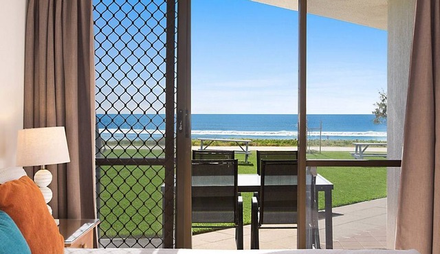 San Simeon 6 - Ground Floor, Absolute Beachfront at Tugun!