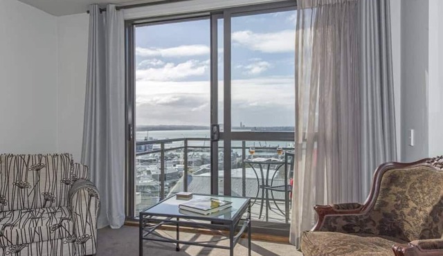 Sky-High City Retreat Level 12 Studio Apartment
