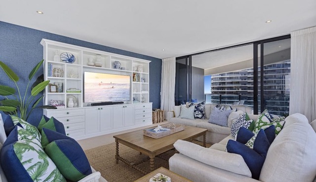 Luxury Oracle Tower 2 Ocean Views 32nd floor