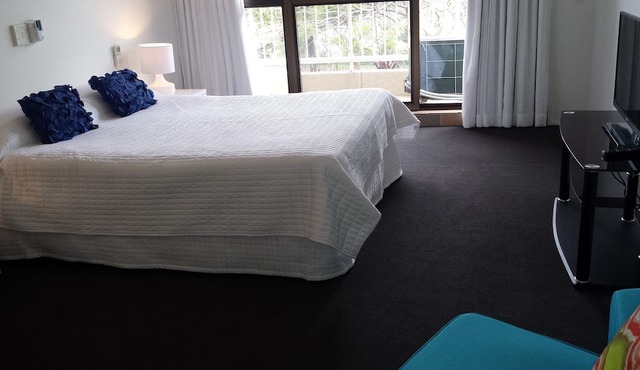 Kirribilli Riverfront Apartments
