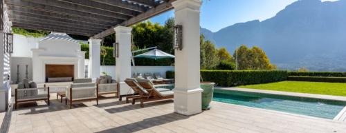 Luxury house with 2 pools