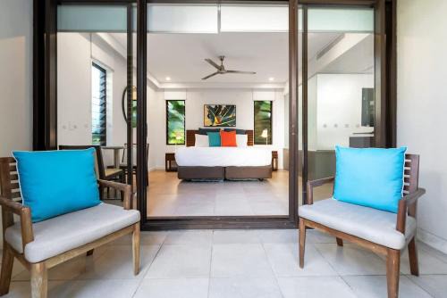 Swim-out Tropical Haven at Temple Resort