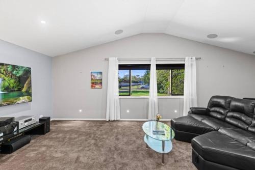 Ultimate 5BR Luxury Estate Family Group Haven