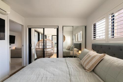Modern Broadbeach Apartment City View