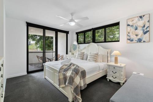 Modern 3BR Apartment near UQ, St Lucia