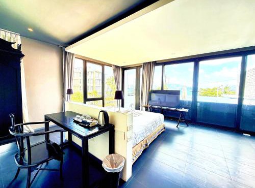 Phuket Moonlit Patong Bay Hideaway Hotel