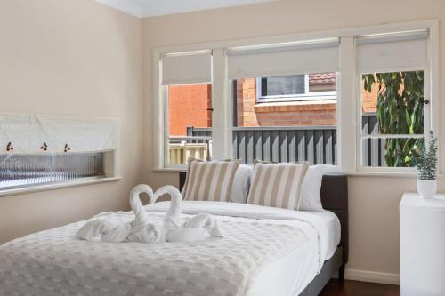 Warm and Cozy Retreat near shops and transport