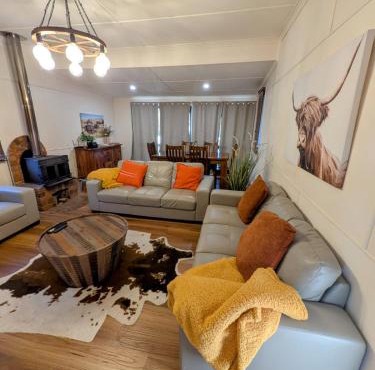 3 bed cottage nestled at centre of 21 acres in Blackbutt