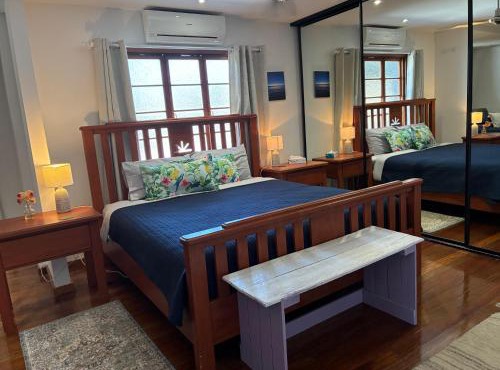 Condo in leafy Whitfield