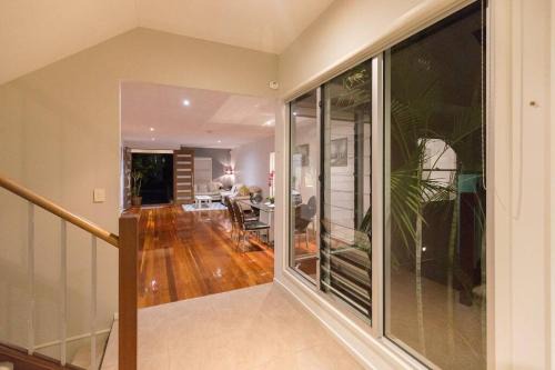 The Palm - Best Location in Surfers Paradise