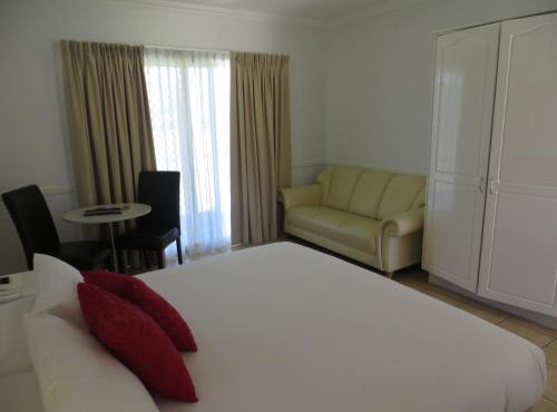 Heritage Lodge Motel