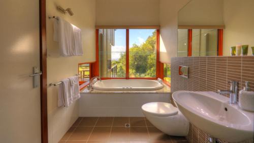 Montville Ocean View Cottages